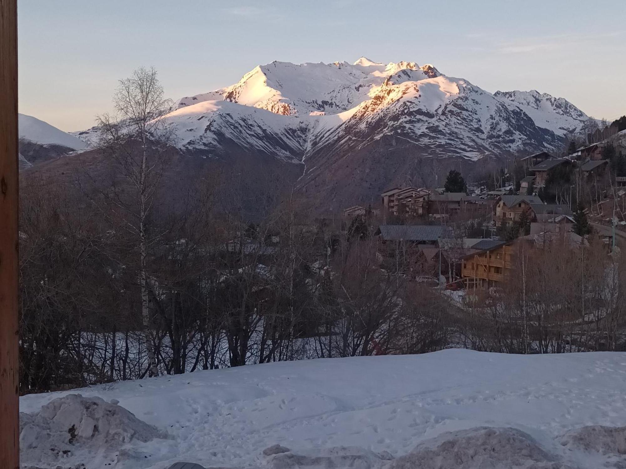 Chez Gaspard Le Montagnard เลส์เดอซาลป์ ภายนอก รูปภาพ